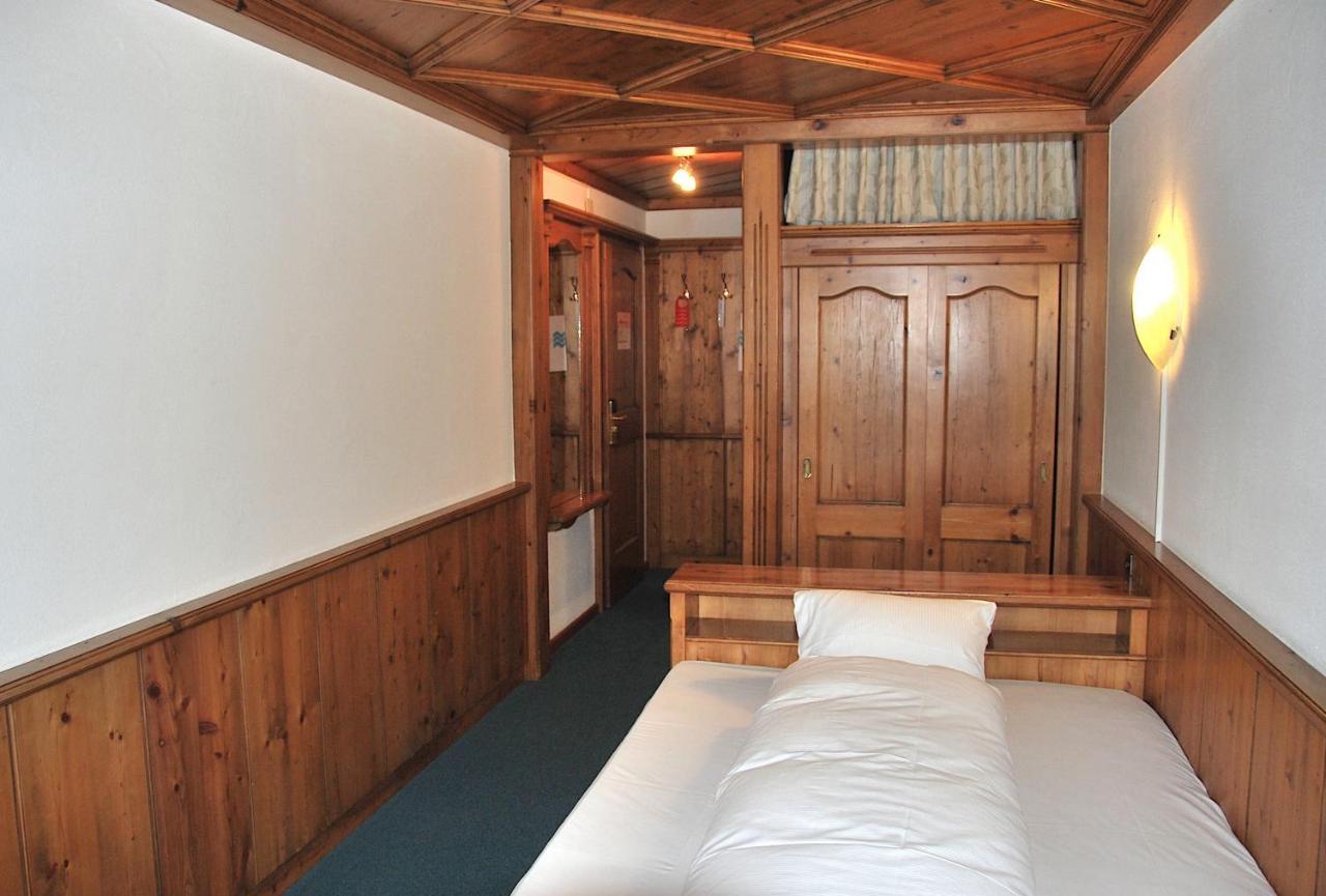 Hotel zum Kreuz Suhr Exterior foto