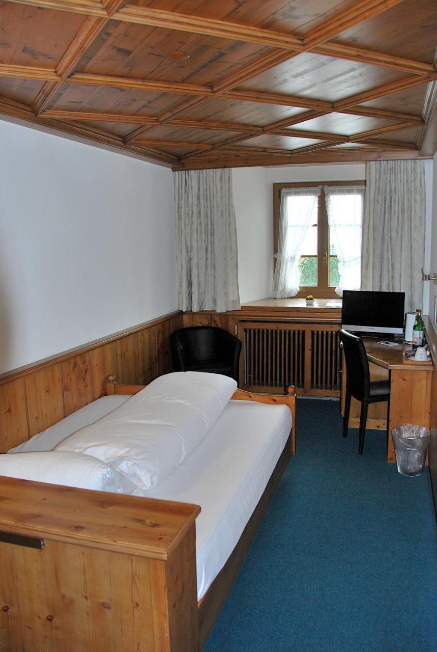 Hotel zum Kreuz Suhr Exterior foto